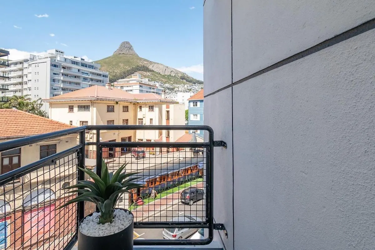 Seapoint Studio Apartment With View Of Lions Head. Cape Town 0*,